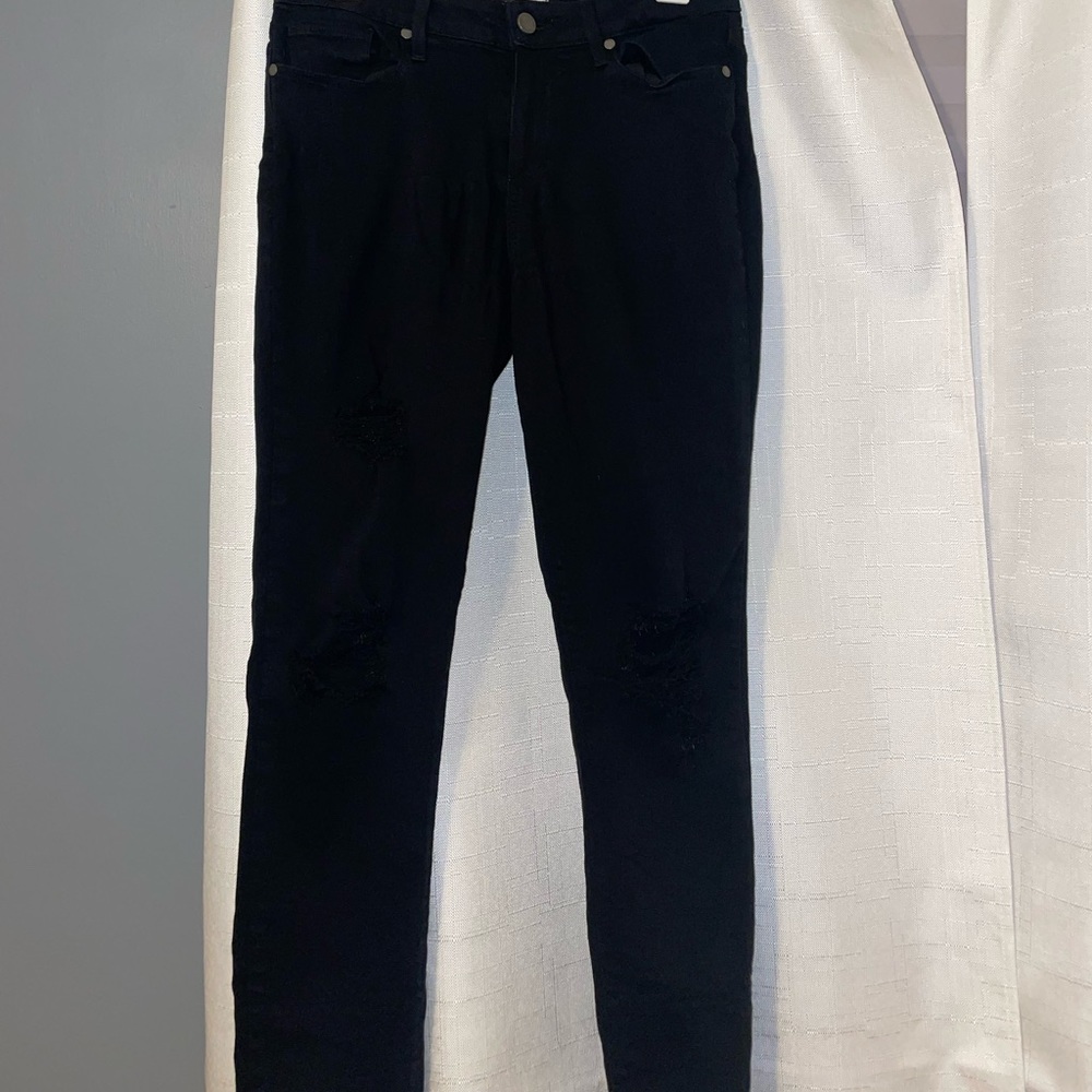 Black ripped skinny jeans mid rise